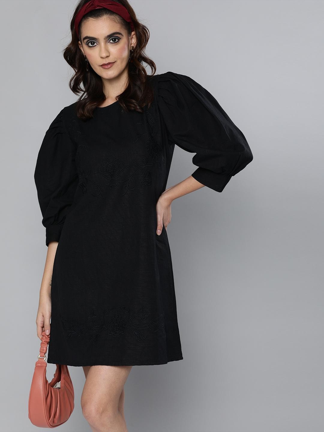 Volume sleeves embroidered Linen dress