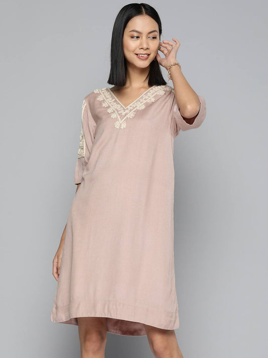 Scoup Thread work dusty pink dress