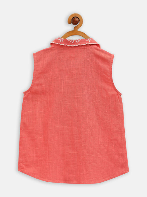 Scoup Sleveeless embroidered collor top