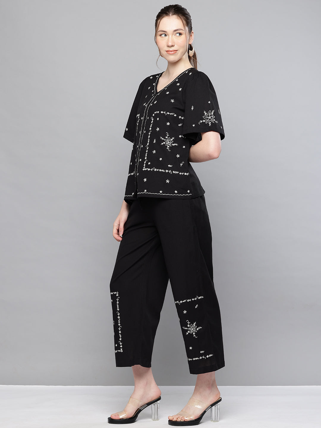 Black embroidered cord-set
