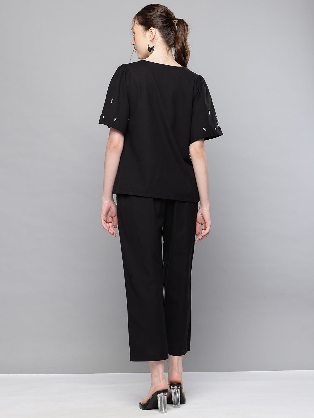 Black embroidered cord-set