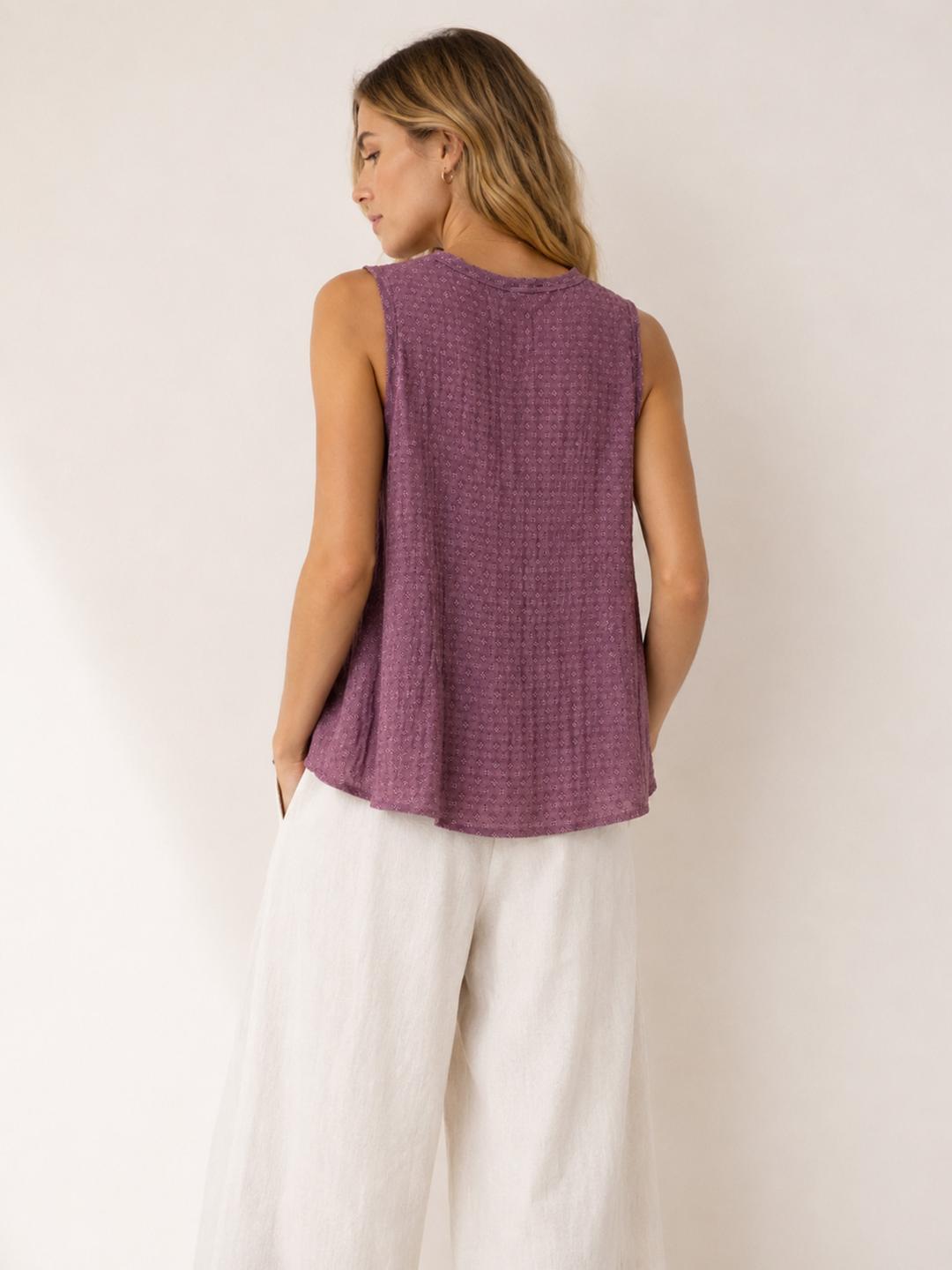 Sleeveless pleated top