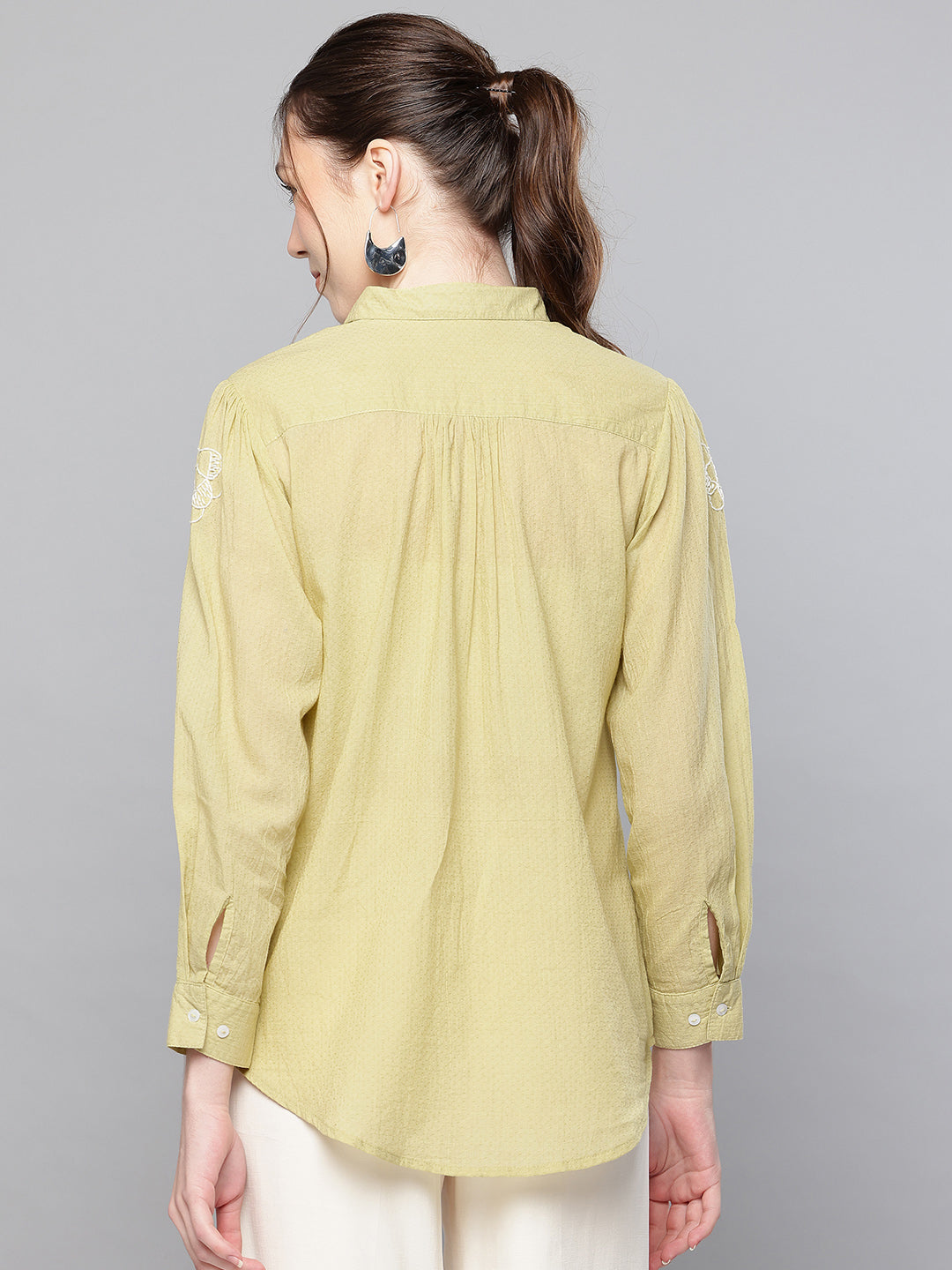 Mustrad Cotton dobby hand embroidered shirt