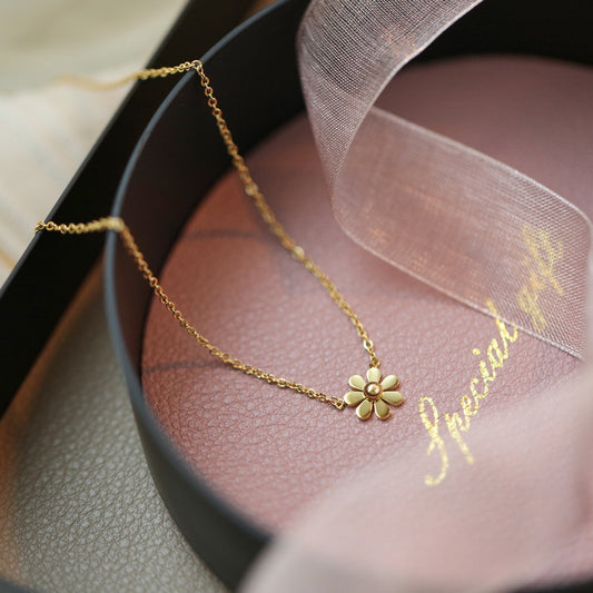 Gold colored Flower Pendant Necklace