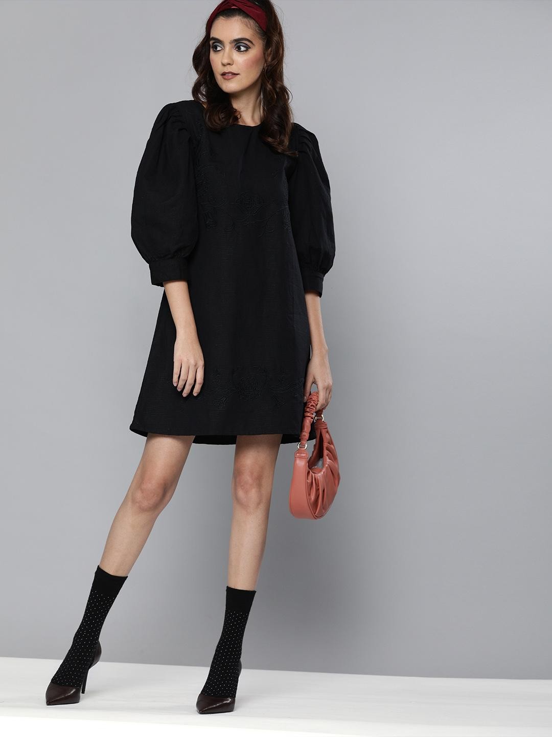Volume sleeves embroidered Linen dress