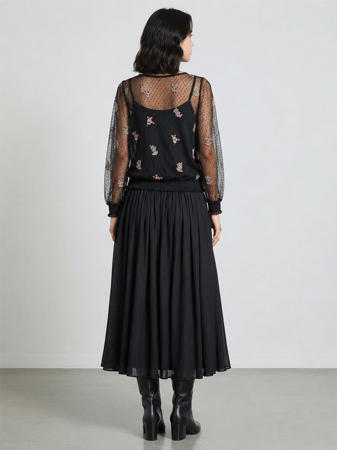 black-pleated-long-skirt