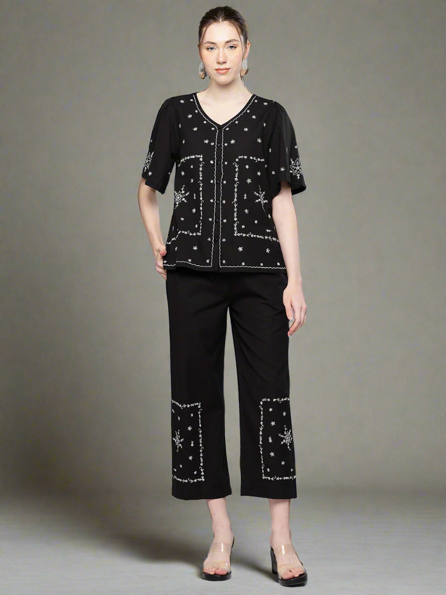 Black embroidered cord-set