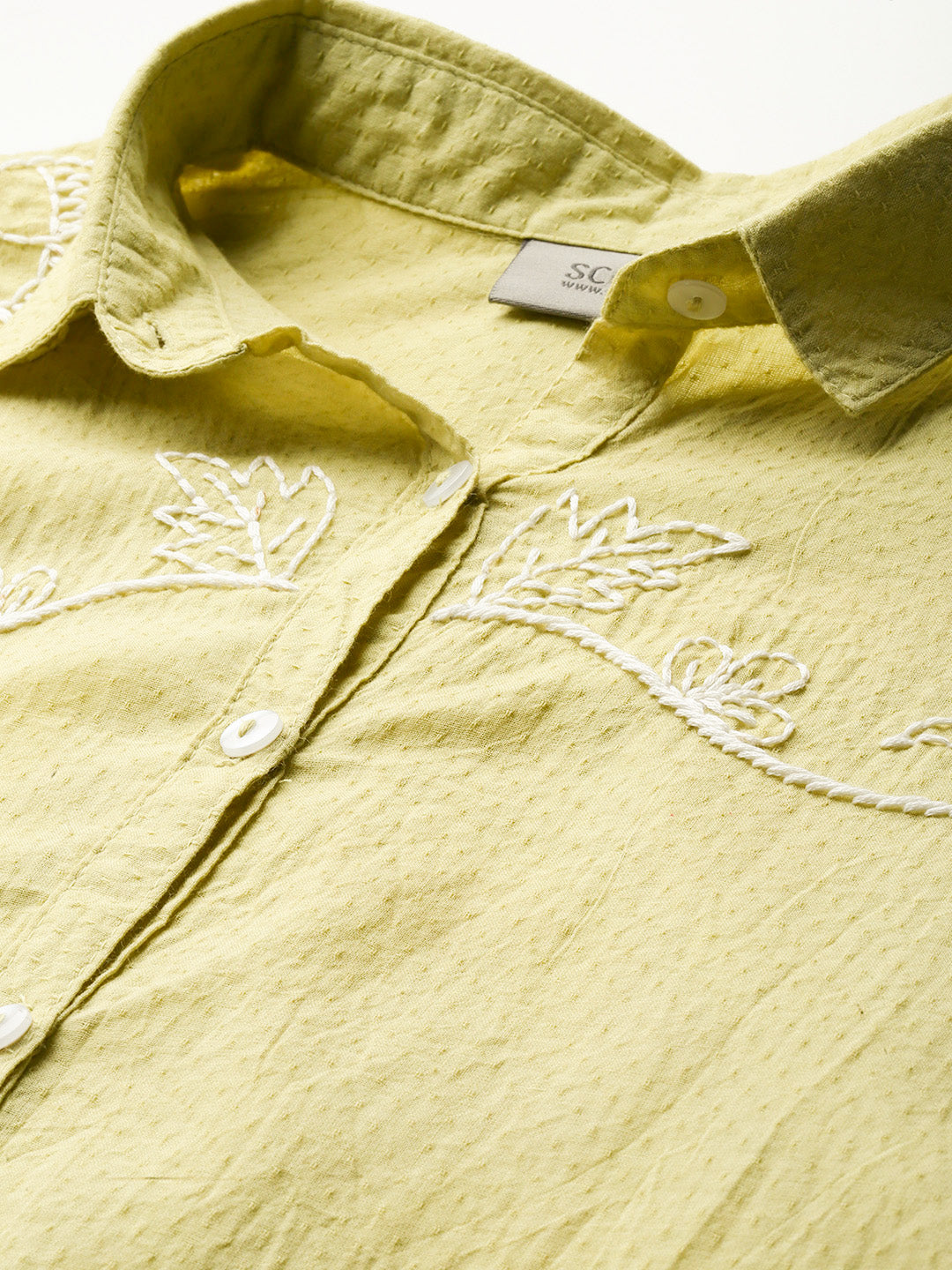 Mustrad Cotton dobby hand embroidered shirt